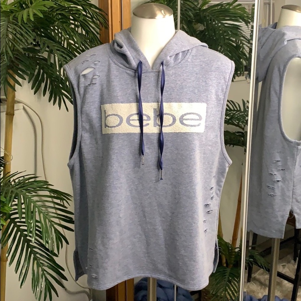 Sleeveless hoodie